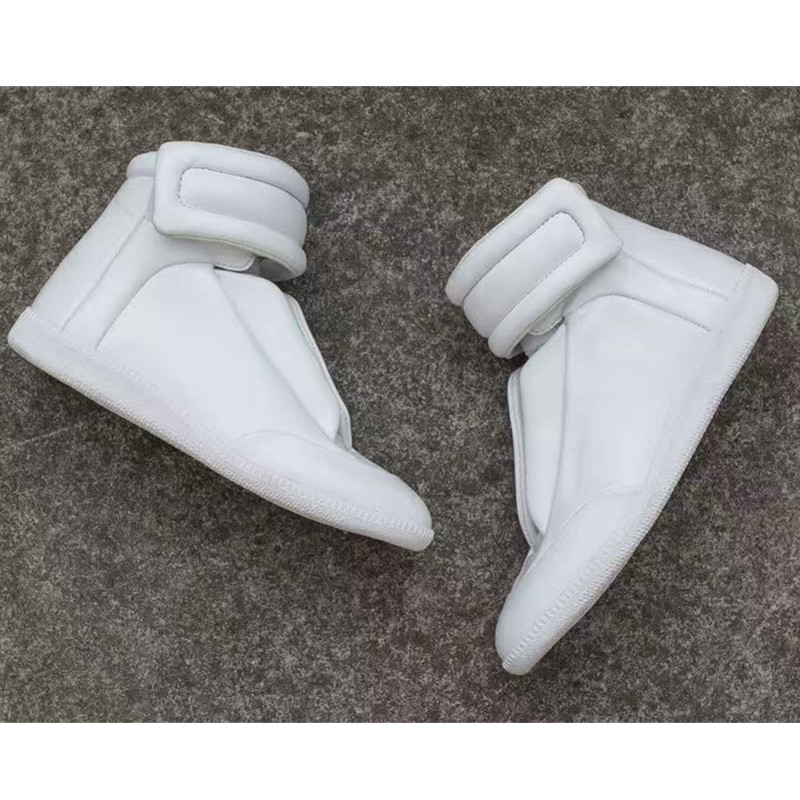 Sepatu Boots Wanita Futuristik - Circle Hook Set ulasan dan harga